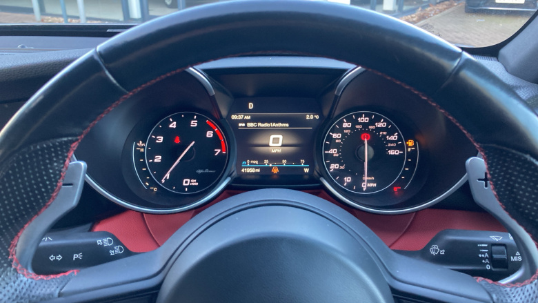 Alfa Romeo Giulia 2.0 TB 280 Veloce [Performance brake] 4dr Auto Petrol Saloon